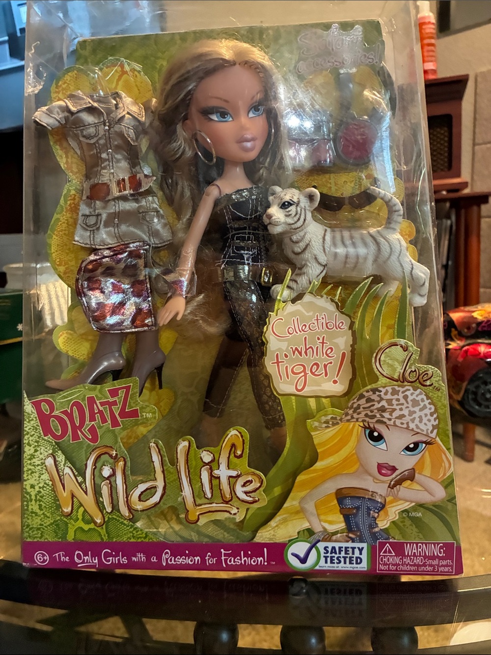 Bratz Wild Life Cloe Doll with Brown Hair and White Tiger Figure